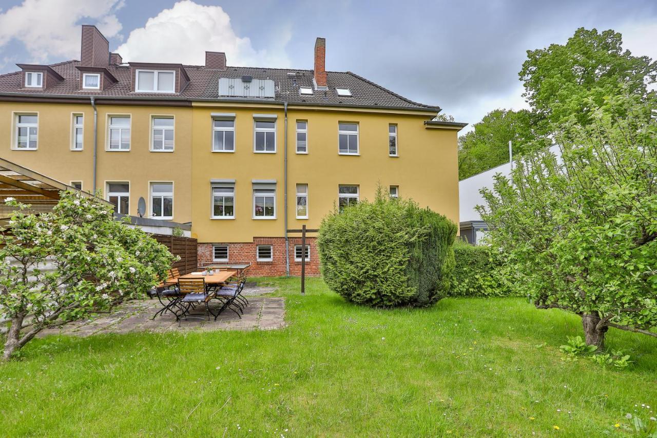 Ferienwohnung An Der Brunnenaue Щралзунд Екстериор снимка